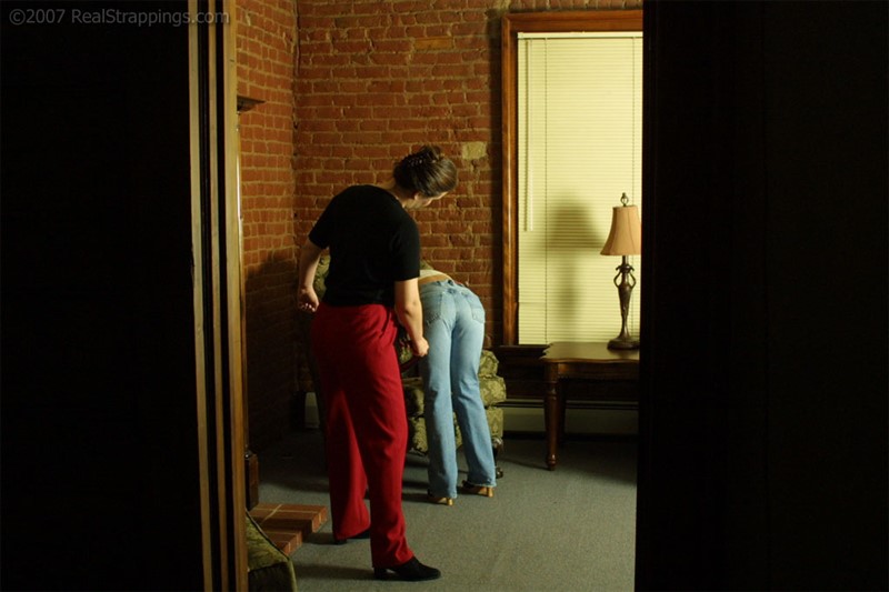 cover_april's_voyeur_strapping