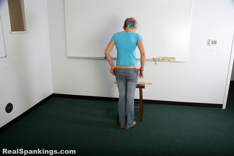 Cover School Swats: Kestrel - realspankings - Full HD/MP4