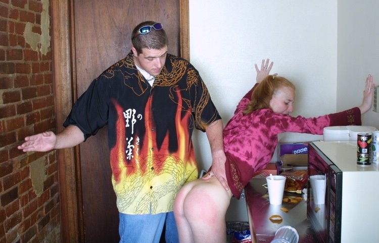 Cover Spanked For A Dirty Kitchen - spankingteenjessica - SD/RM