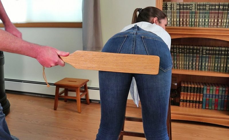 Cover School Swats: Lynn - realspankings - Full HD/MP4