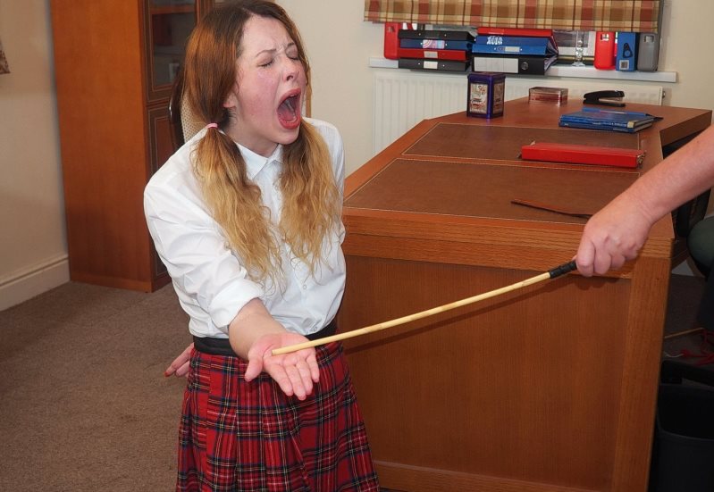 Cover I Have To Punish You Girl - spankingsarah - 4K Ultra HD/MP4