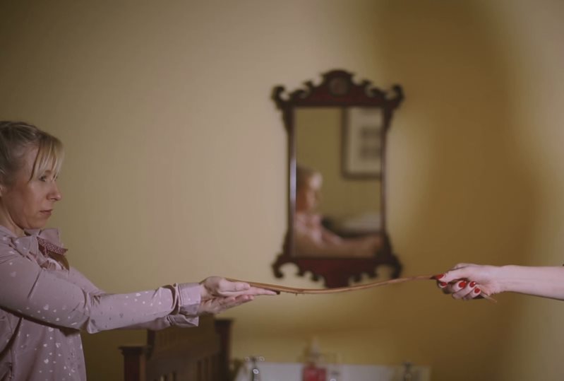 Cover Bedtime Hand Tawsings For Bella And Alisha - Highland Manor House - Full HD/MP4