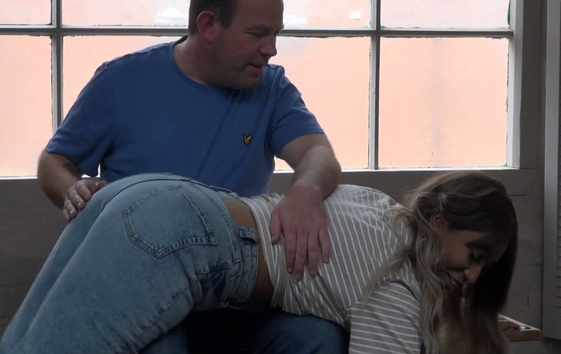 Cover Thieving Delivery Girl Spanked - Valhalla Customs - Full HD/MP4