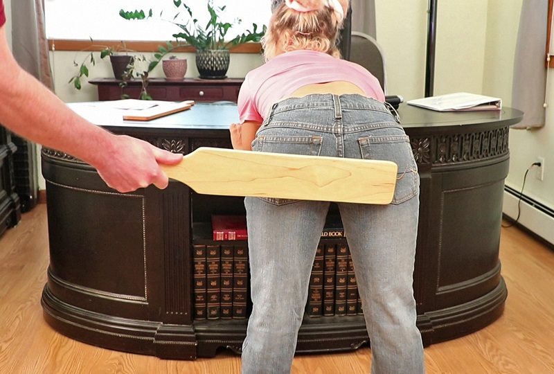 Cover Kiki Paddled Solo - realspankings - Full HD/MP4