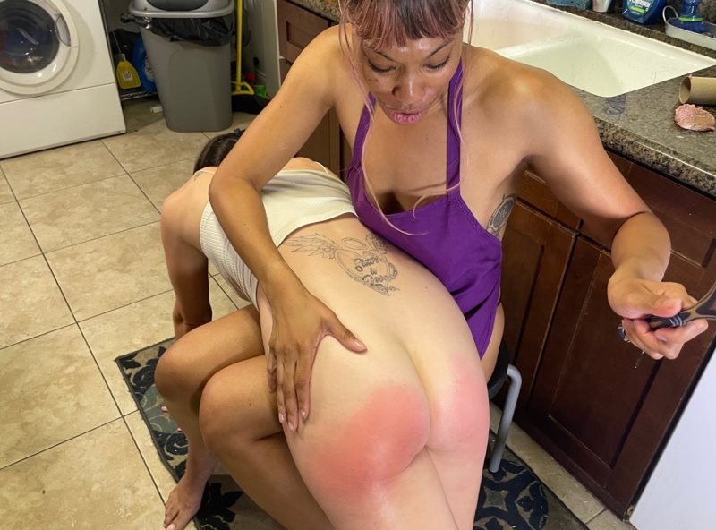 Cover Iris Spanked For Squishing Cupcakes - myspankingroommate - Full HD/MP4