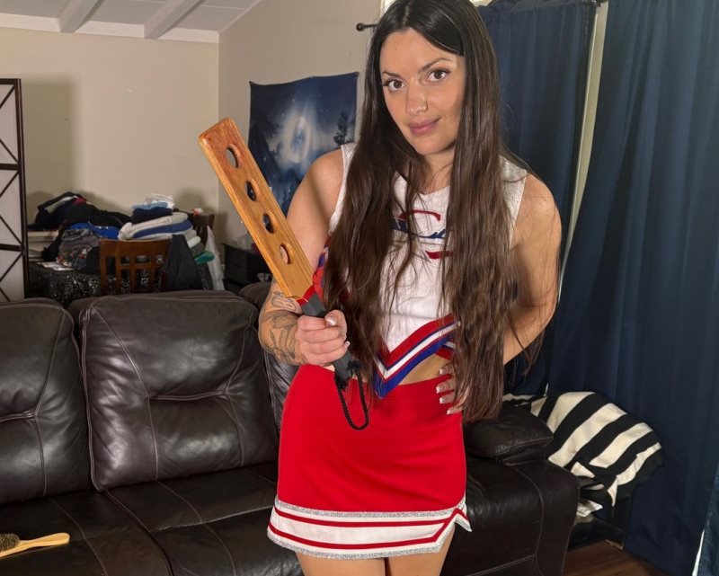 Cover Cheerleader Iris Spanks Qb - clarespanksmen - Full HD/MP4